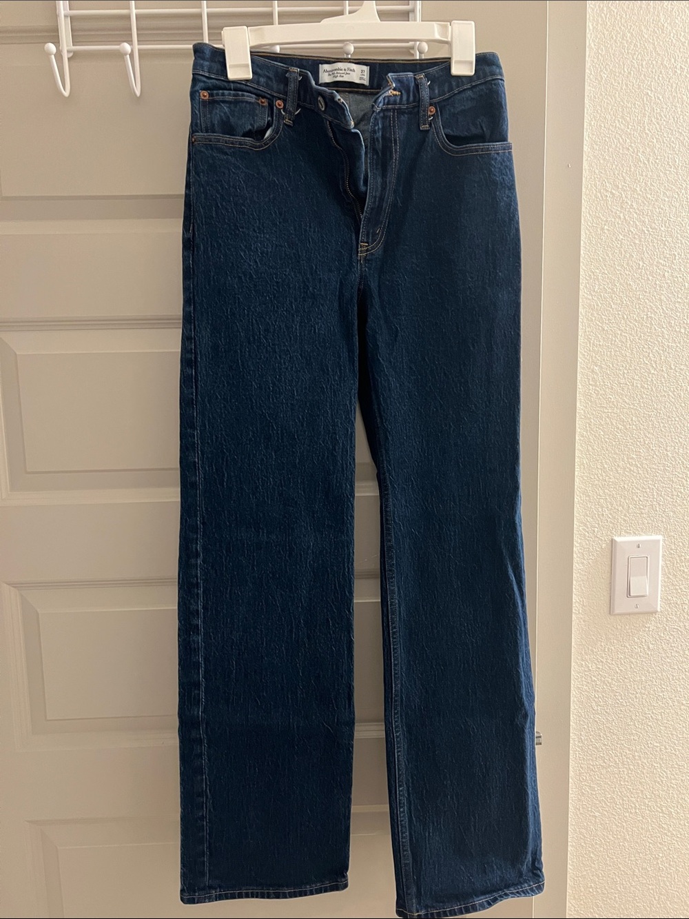 Abercrombie 90’s relaxed jeans size 27 long